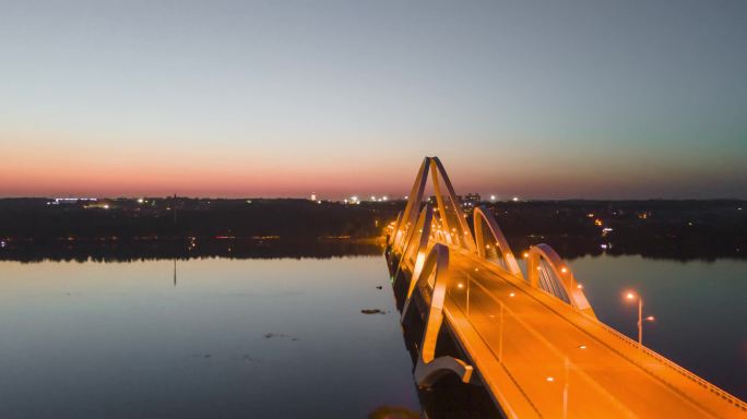 4K伯官大桥夜景航拍环绕延时