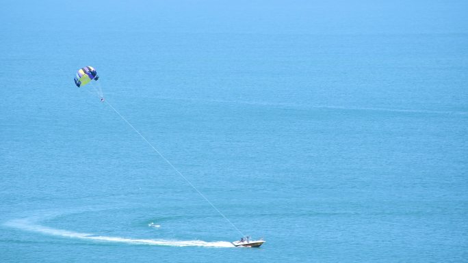 4K海上降落伞运动