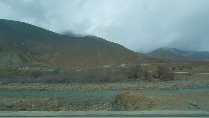 自驾游川藏线317国道风景拍摄