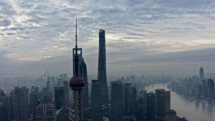 上海外滩航拍，空境城市风光清晨4K航拍