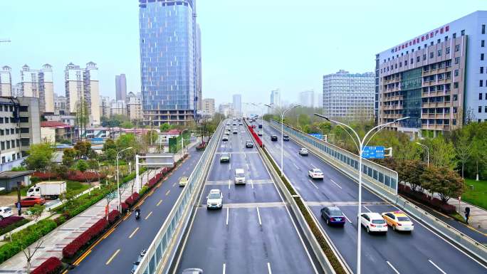 城市基础建设 繁忙的道路 疫情后的武汉