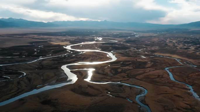 河流视频冬季草原上蜿蜒曲折河流河道