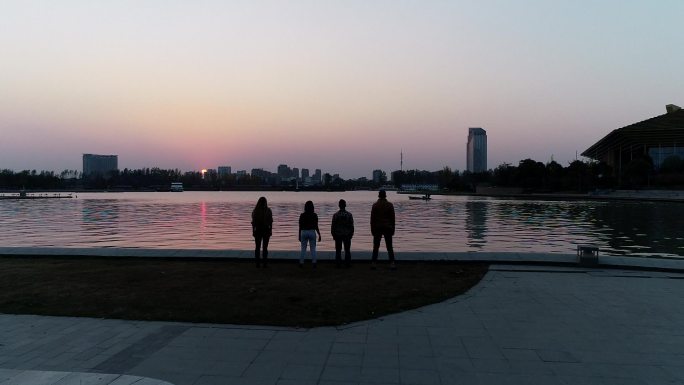 京杭之心古运河边模特空镜头