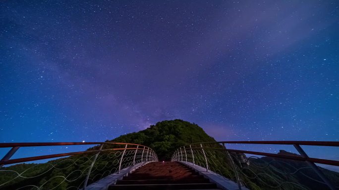 神农架天燕景区彩虹桥星空银河延时摄影