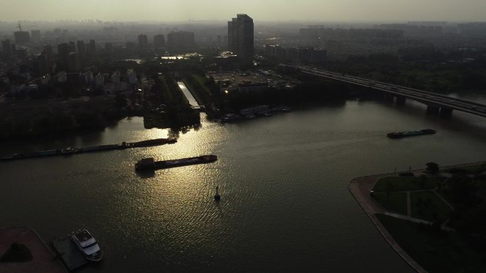 京杭之心古运河剪影空镜头