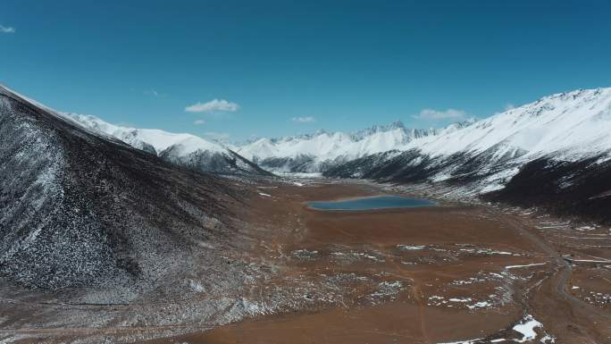 雪山湖泊视频雪山峡谷湖泊