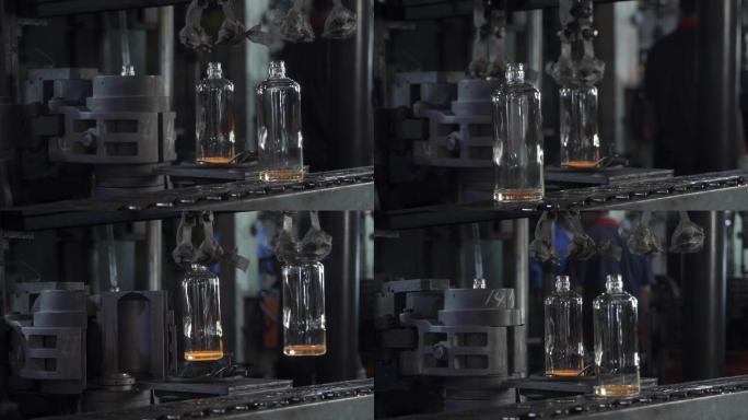 产业赋能，流水线生产酒瓶