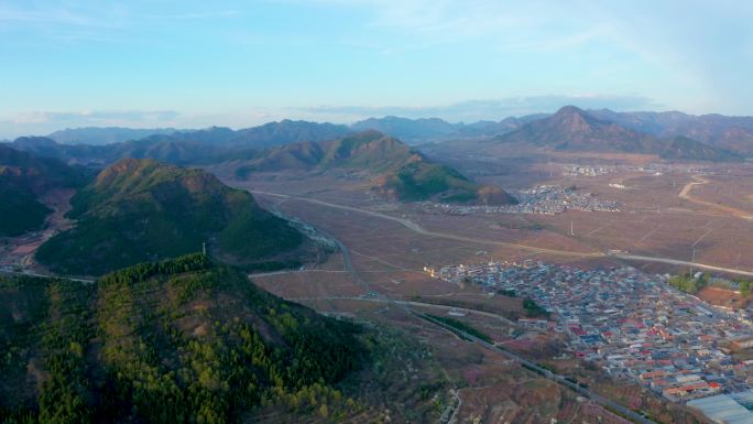 航拍春天山里乡村