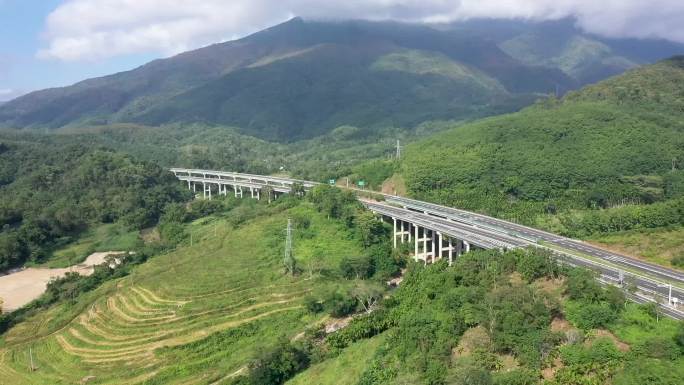 航拍海南最美高速路 海山高速