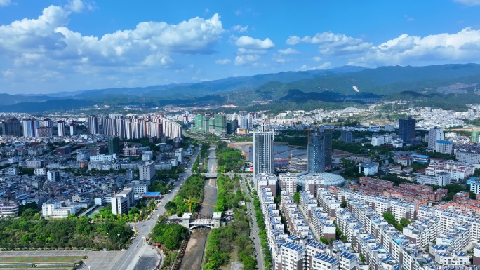 航拍临沧市区滇西科技师范学院