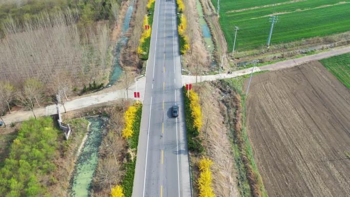 汽车行驶跟拍