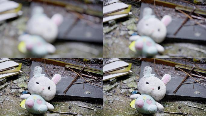大雨 中的 兔子 毛绒玩具 虚变实 4K