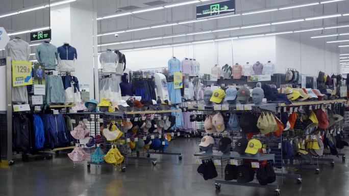 户外用品帐篷体育用品商场店铺