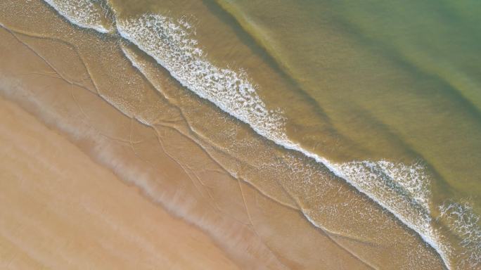 沙滩海浪俯拍航拍