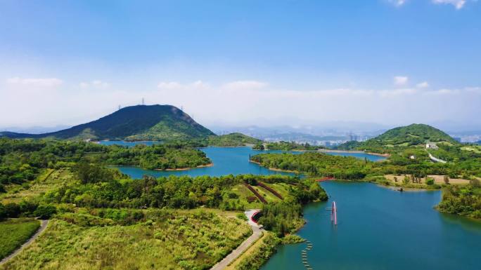 4K航拍深圳坪山马峦山公园全景大景水面