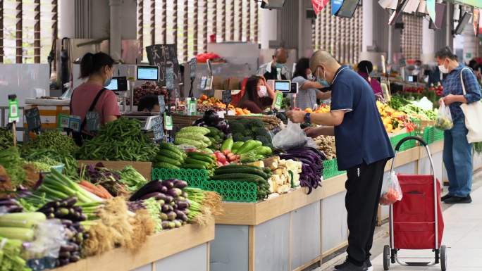 4K正版-农贸市场居民买菜买水果视频素材