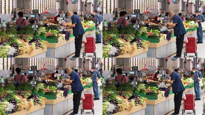 4K正版-农贸市场居民买菜买水果视频素材