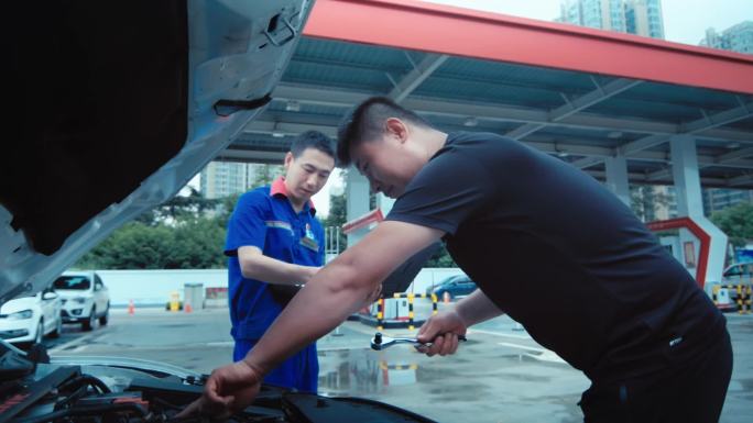 中石化中国石化加油站车辆维修服务热情服务