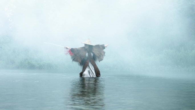 女中豪杰巾帼英雄水中舞剑