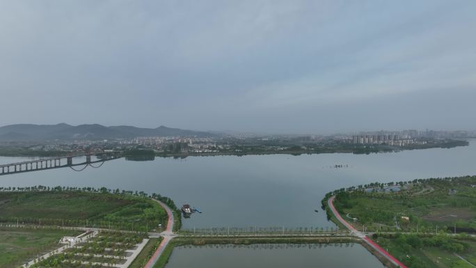 航拍襄阳鱼梁洲中央生态公园城市自然风光