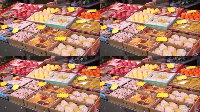 4K正版-超市摆放整齐的水果视频素材