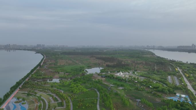 航拍襄阳鱼梁洲中央生态公园城市自然风光
