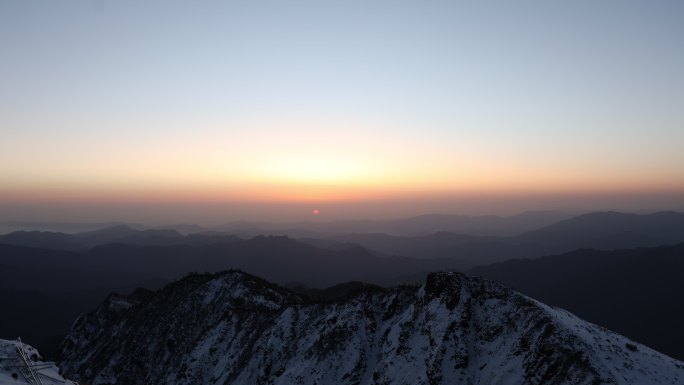 牛背山日出