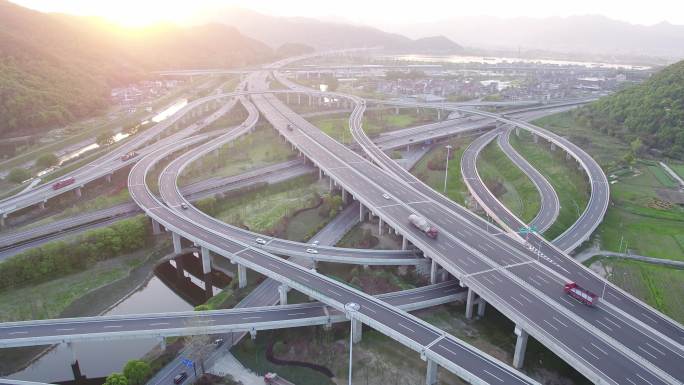 悟2X5S航拍高速公路立交桥
