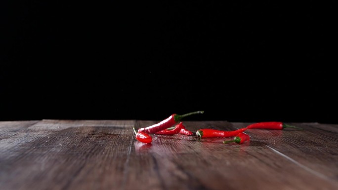 小米红辣椒升空下落升格慢动作美食