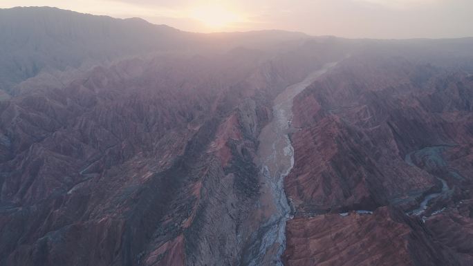 4K航拍新疆库车大峡谷