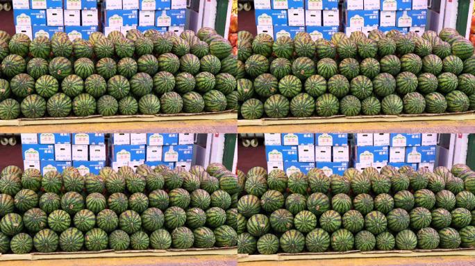 4K正版-超市摆放整齐的西瓜视频素材