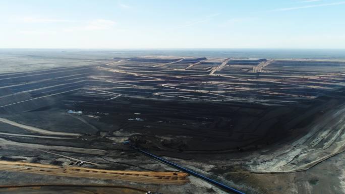 新疆准东煤田 煤矿开采 露天煤矿
