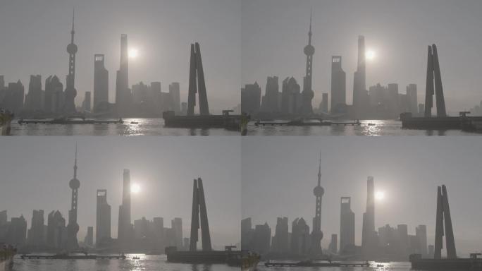 上海黄浦江岸雾天落日景观