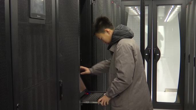 云计算数据中心大型计算机机房网络数据维护