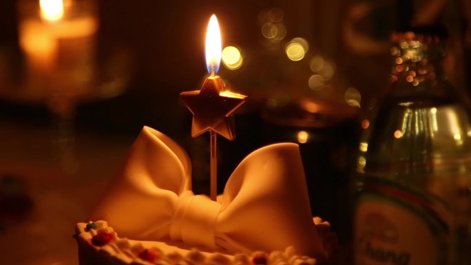 生日蛋糕蜡烛烛光晚餐