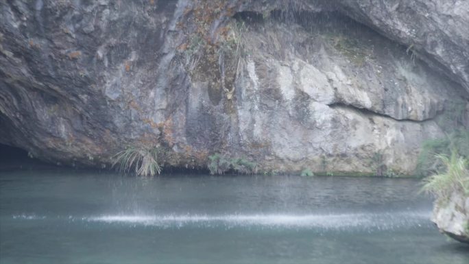大自然隐水洞瀑布山石流水飞溅特写A018