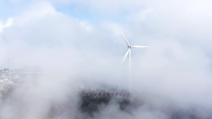 【4K】云海中的风力发电机组