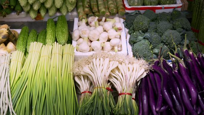 4K正版-超市摆放整齐的蔬菜视频素材