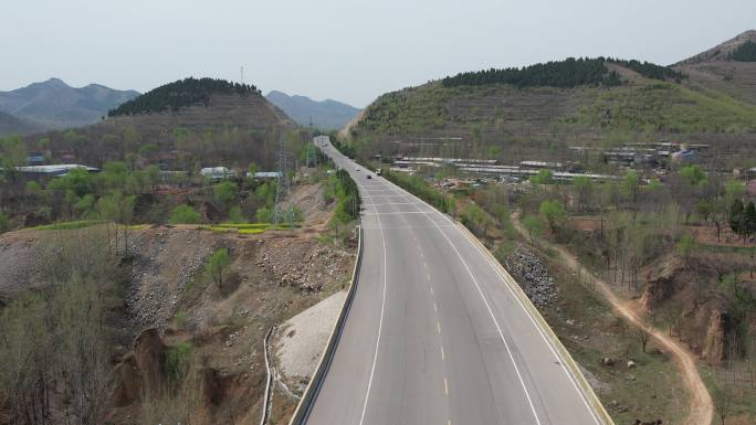 航拍山区公路