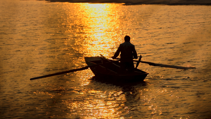 湖中划船、夕阳下、芦苇荡湖面、日出、落日
