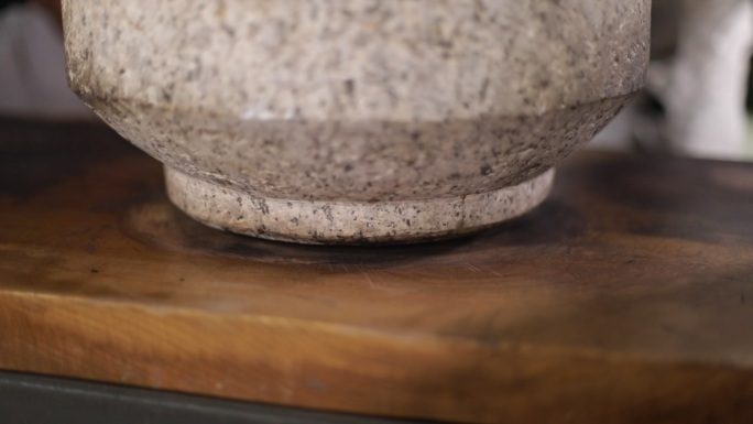 石头压普洱茶制作流程1