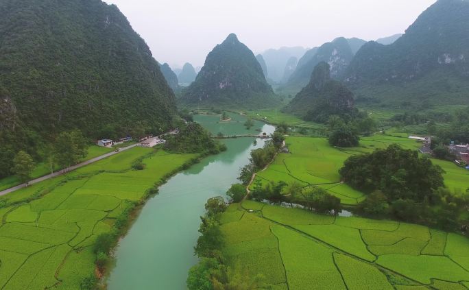 航拍靖西鹅泉风景