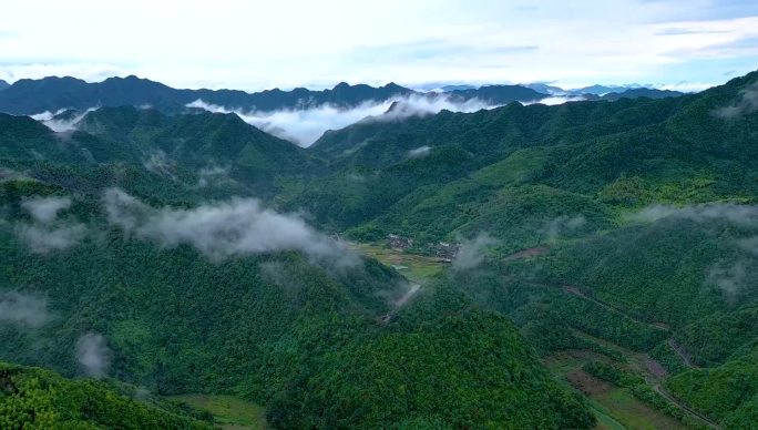 山里有云海的清晨