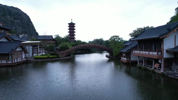 飞跃叠彩山望江亭