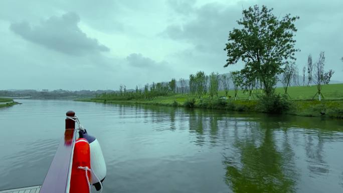 游船小河家乡的河手机摄影观光游