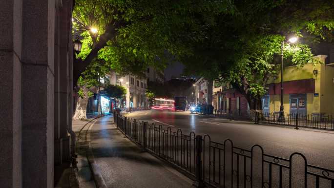 广州特色骑楼街道夜景延时