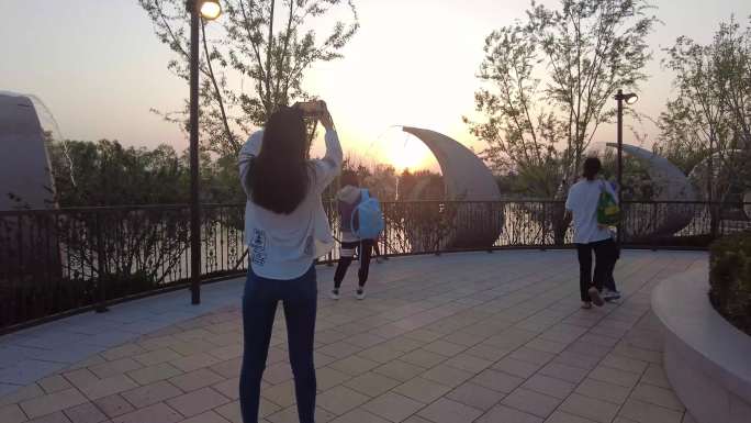 北京环球影城北京旅游城市地标游客 拍照