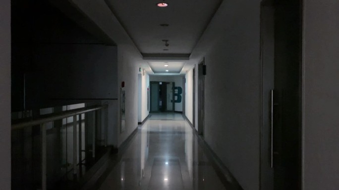 阴森恐怖的走廊灯光闪烁