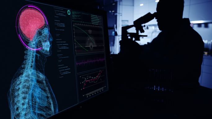科学家下班后工作。带有动画人体模型的屏幕。扫描虚拟病人的受伤情况。有红色斑纹的大脑