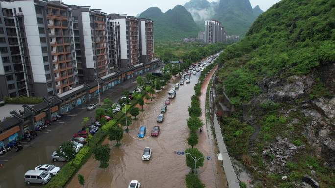 桂林内涝路面积水